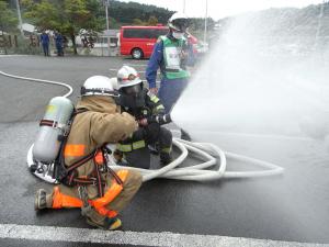 警防技術研究会　放水