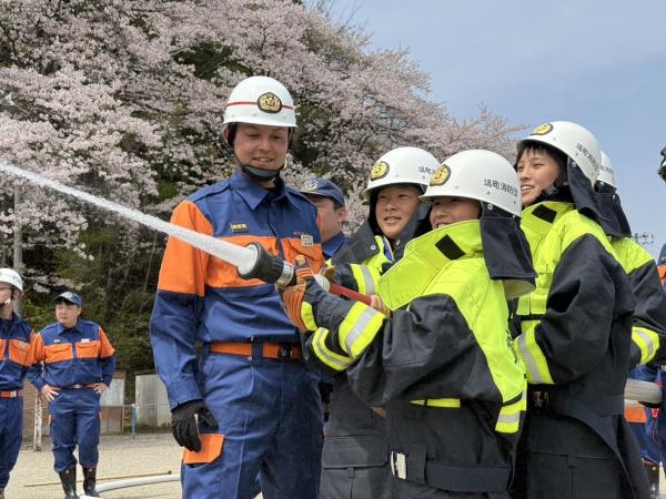 塙小学校　放水1