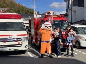 ツルハ 街頭広報3